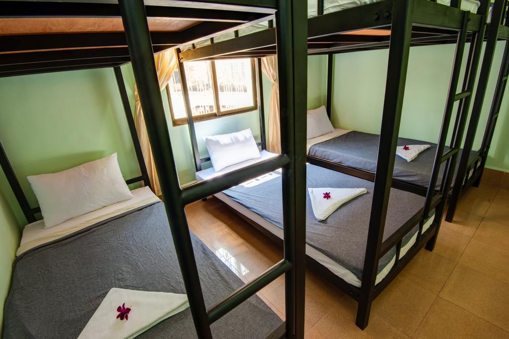 B52 Hostel Phnom Penh Esterno foto